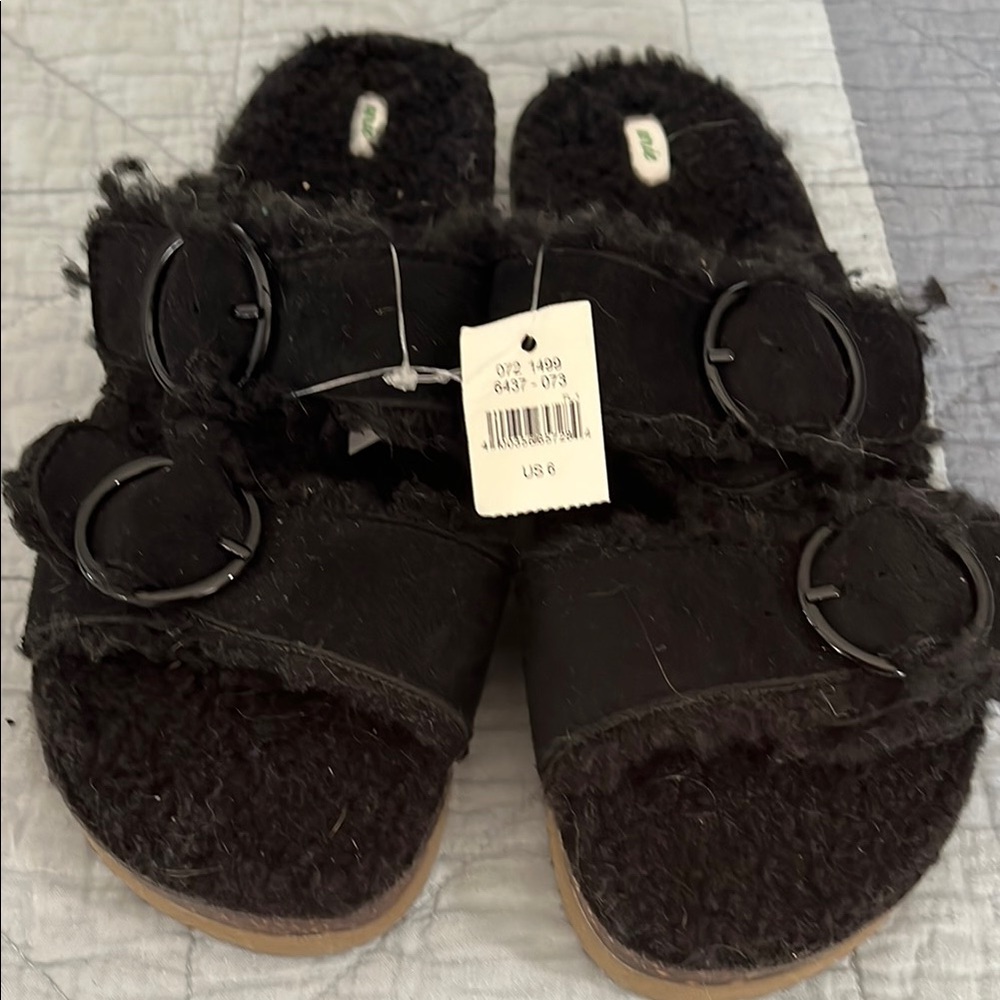 Aerie Black Plush Sandals Cozy Slip-On Comfort